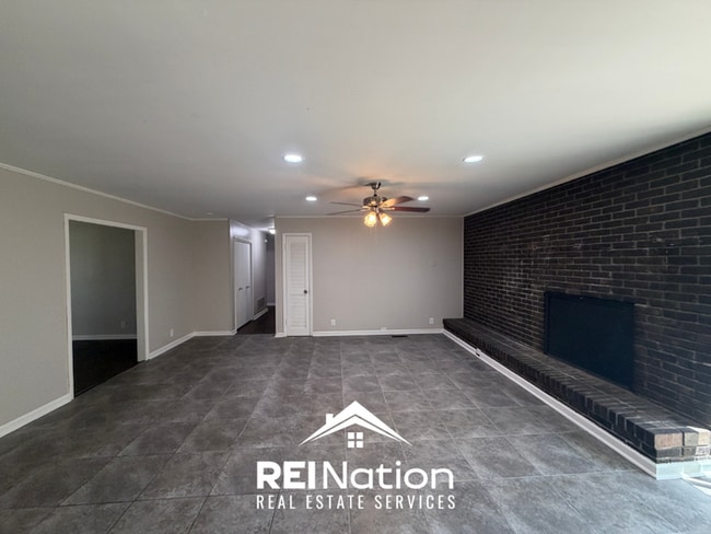 Building Photo - MASSIVE BESSEMER RENTAL! 4BR/2.5BA | High Ceilings & Brick Fireplace | 2-Car Garage!