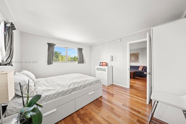 Building Photo - 1674 Bay Rd