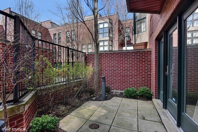 Building Photo - 1701 N Halsted St