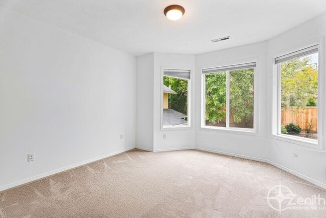 Building Photo - 9415 NW 28th Ct