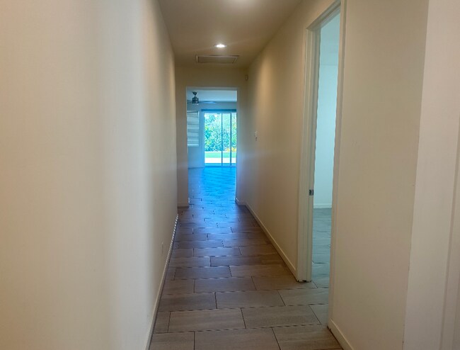 Building Photo - Beautiful modern contemporary home