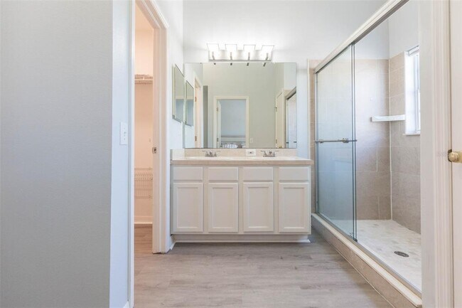 Building Photo - 10020 Tate Ln