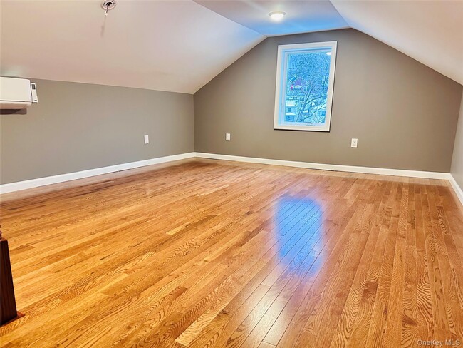 Building Photo - 35 Tobins Ln