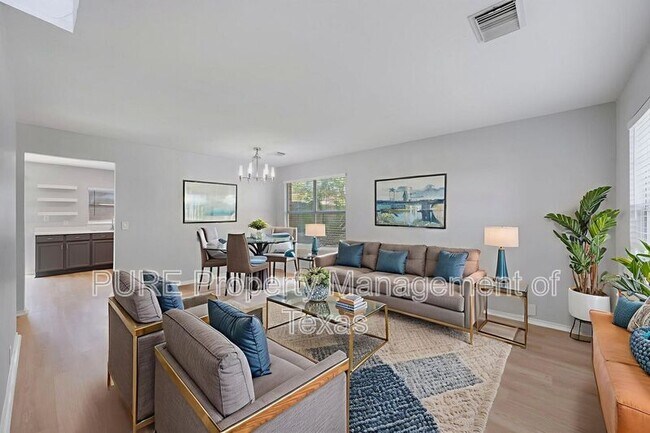 Building Photo - 906 Low Brim Cove