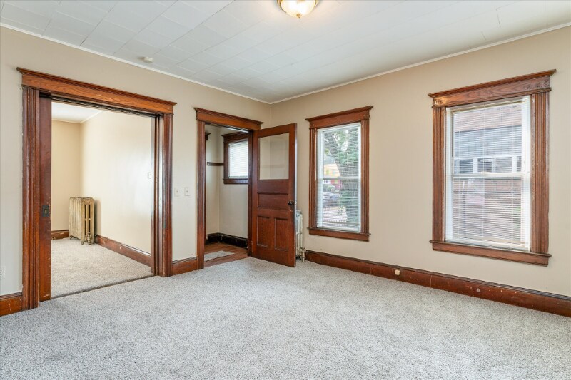 Building Photo - 1221 N Clinton Ave