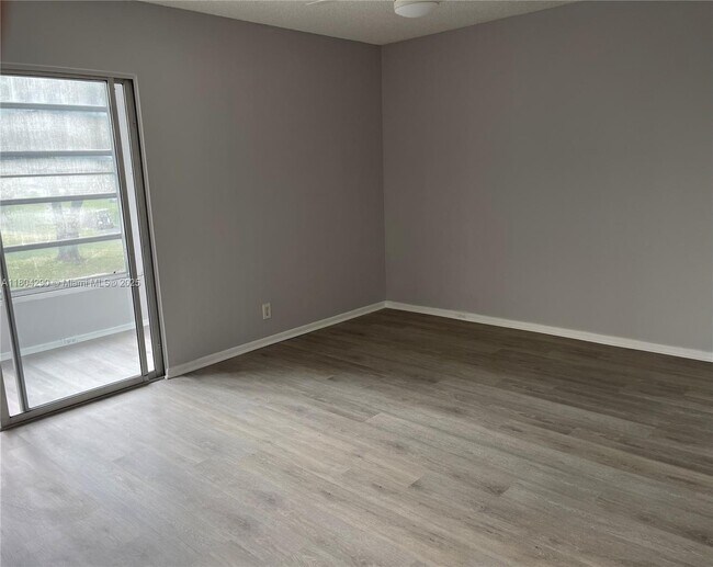 Building Photo - 300 SW 134th Way