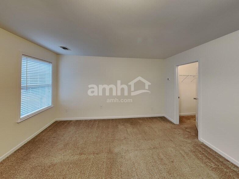 Building Photo - 1823 Madrid Falls Dr