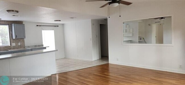 Building Photo - 11931 Watergate Cir