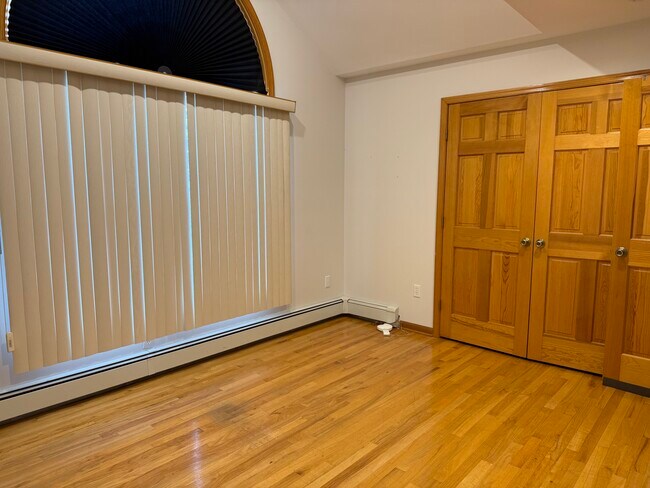 Building Photo - 49 Orris Ave