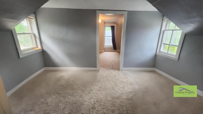 Building Photo - 4+ Bedroom Home Near Local Schools and Parks - Available May 1st!