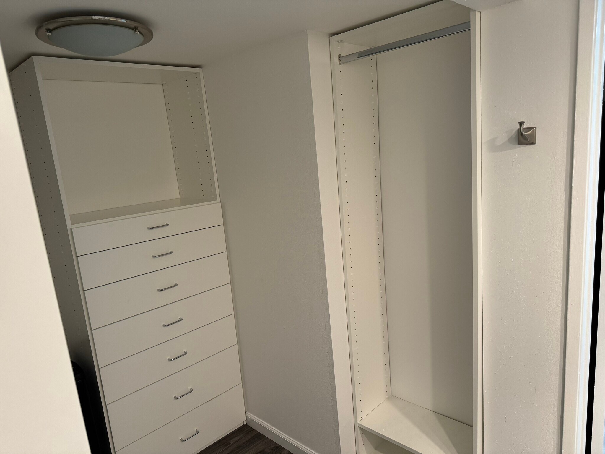 walk in closet - 2700 Cahuenga Blvd E