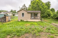 Building Photo - 104 1/2 Railroad Street