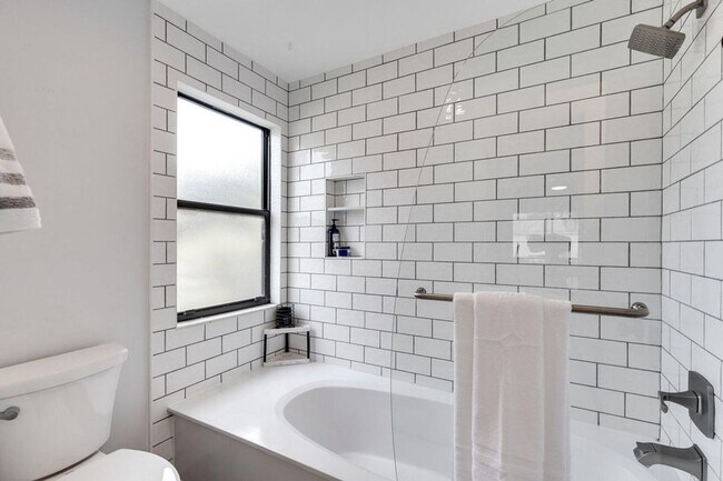 Building Photo - 13155 Chadwick Ct