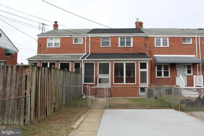 Building Photo - 1909 Stanhope Rd