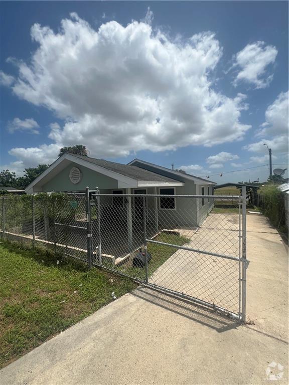 Building Photo - 12802 Apache Dr