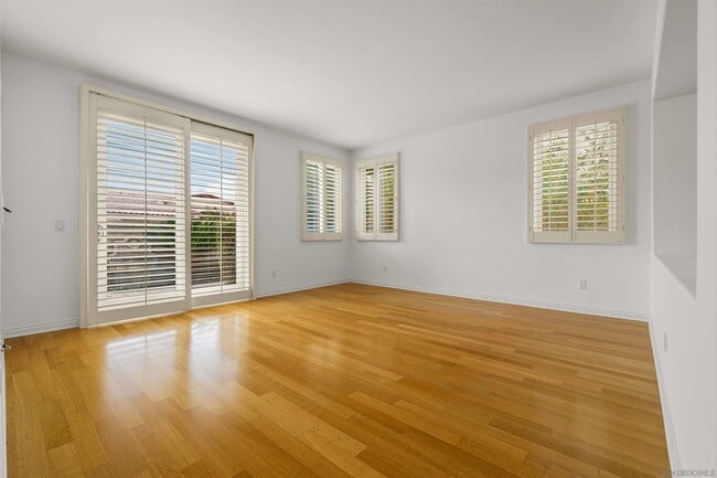 Building Photo - 1355 Caminito Balada