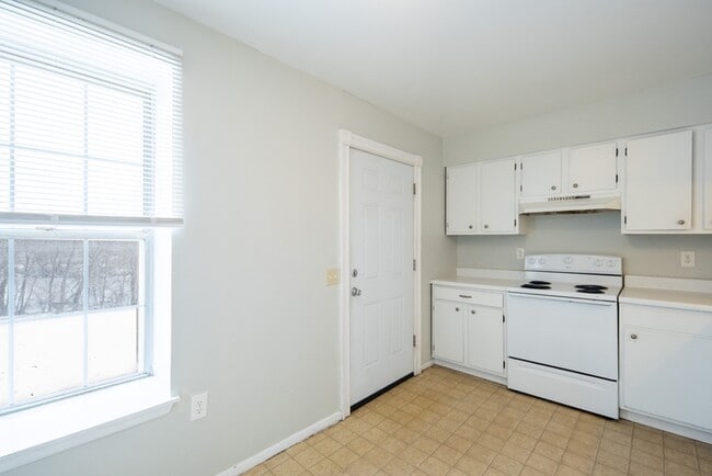 Building Photo - 50-62 East Street - 3B