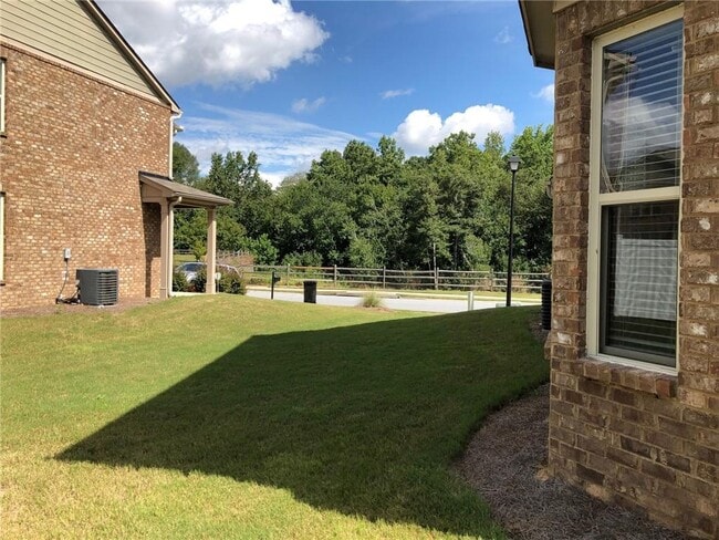 Building Photo - 3619 Brockenhurst Dr