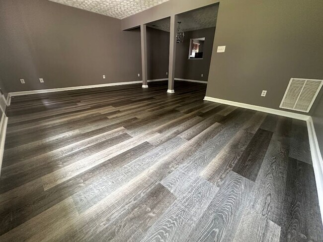 Building Photo - 3 Bed 3 Bath in Lithonia!