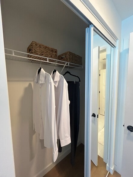 Building Photo - 1625 NE 124th St