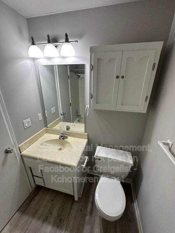 Building Photo - 12013 W 58th Pl