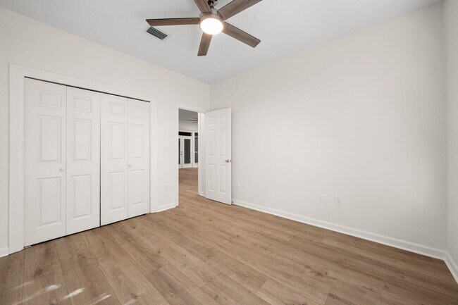 Building Photo - 255 Cll Escada