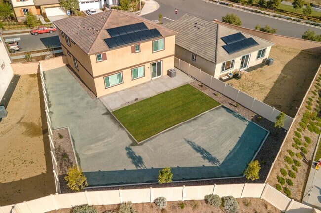 Building Photo - 5 BEDROOMS SOLAR AUDIE MURPHY RANCH