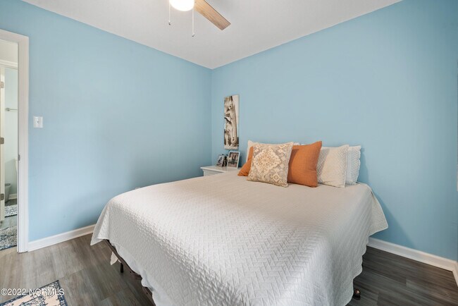 Building Photo - 805 Deblea Ct