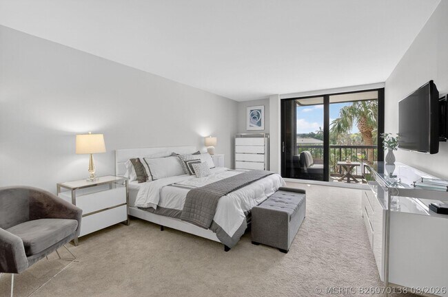 Building Photo - 4748 S Ocean Blvd