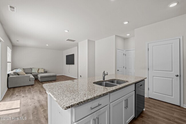 Building Photo - 926 Ocean Ct