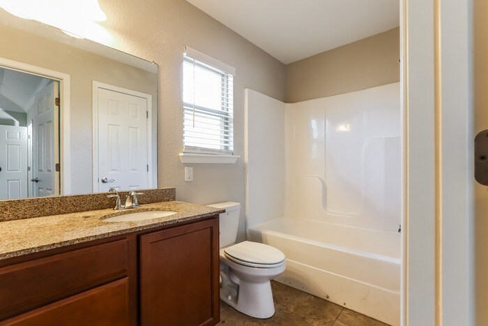 Building Photo - 12805 Bell Flower Dr