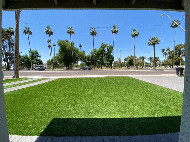 Building Photo - 33 N Hobson