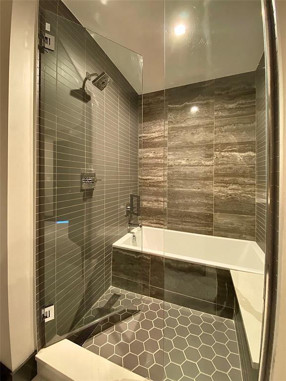 Building Photo - 1402 Elm St