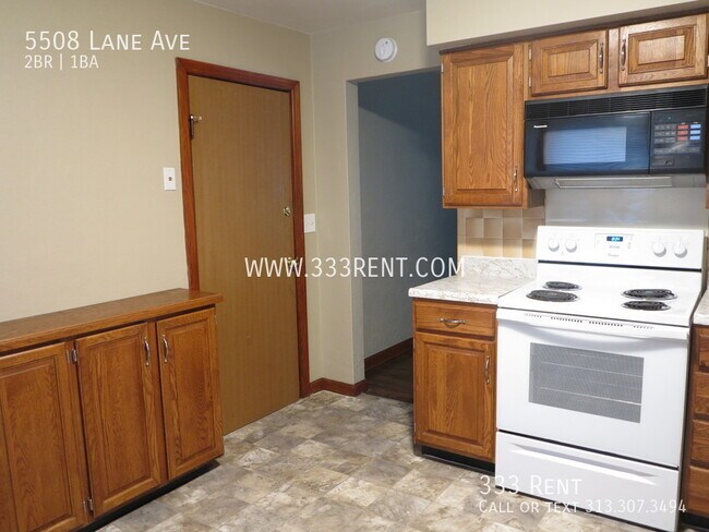 Building Photo - Lovely 2 bed 1 bath home ready to be moved...