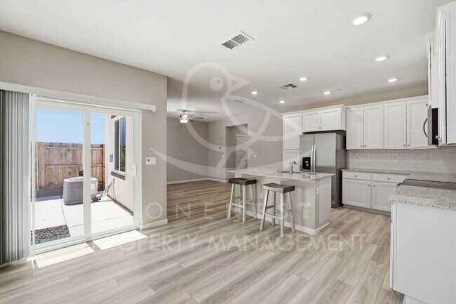 Building Photo - Practically Brand new | 3 bedroom 2.5 bathroom + loft
