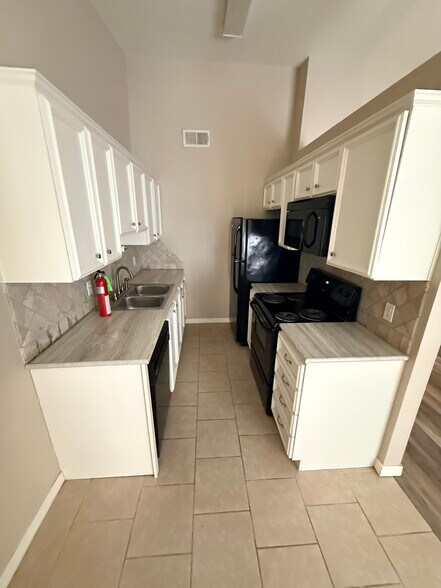 Building Photo - 822 Hardy Springs Cir