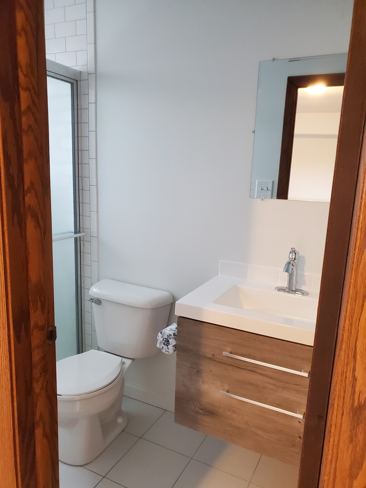 Private Bath 1 - 9324 S Roberts Rd
