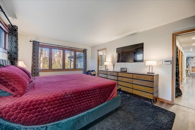 Building Photo - Spacious Elm Grove 3BR/2BA Ranch Single Fa...