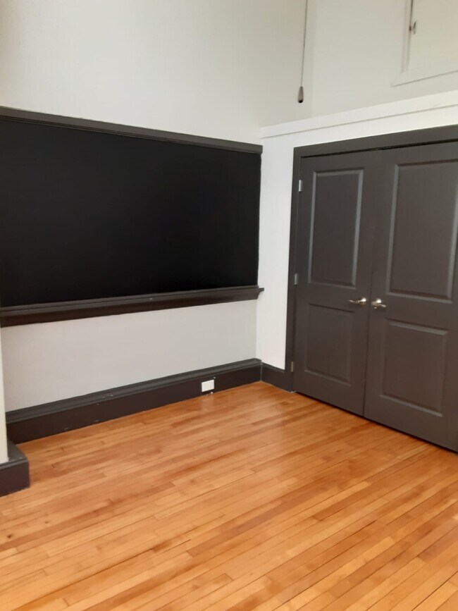 Building Photo - CHATHAM LOFTS