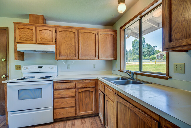 Building Photo - 3 Bedroom Rambler in heart of Coupeville