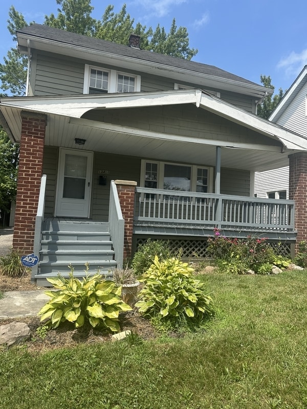 Primary Photo - 13401 S Parkway Dr
