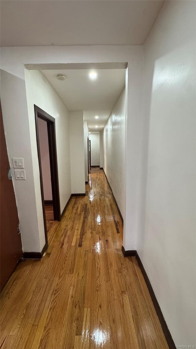 Building Photo - 686 E 98th St