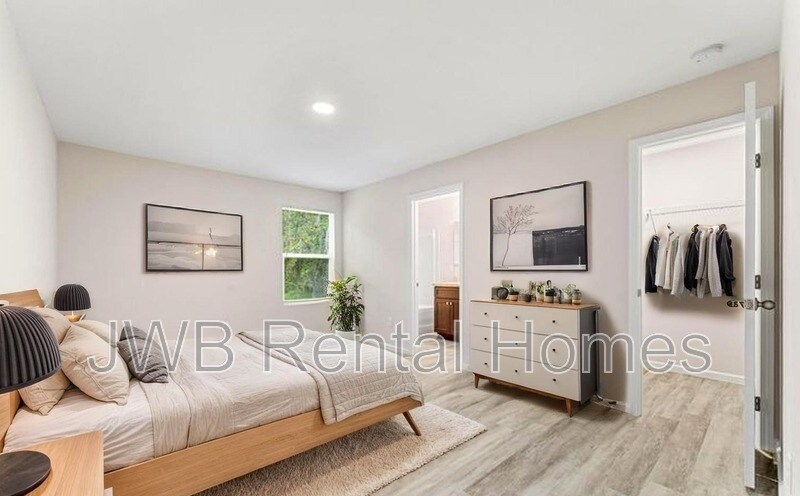 Building Photo - 5428 Chenango Blvd