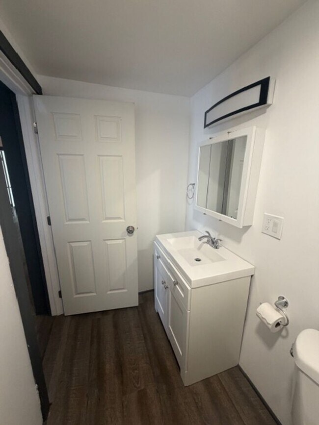 Building Photo - Beautifully Remodeled 3 Bedroom, 1 Bath Home – Move-In Ready!