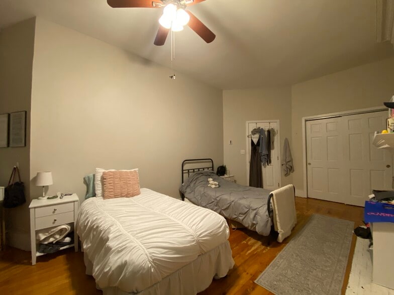 Building Photo - 42 Fenway