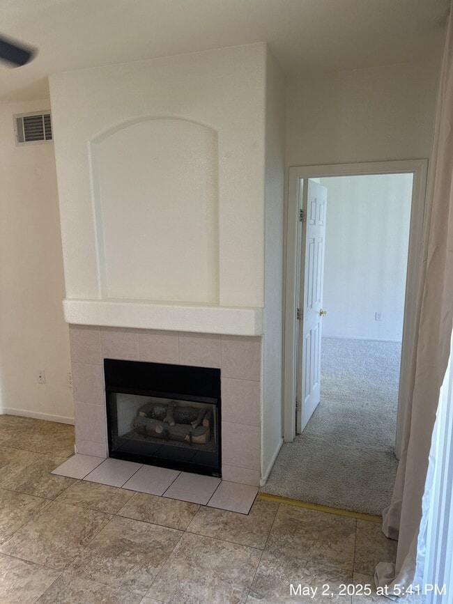 Building Photo - 7119 N Durango Dr