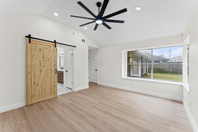 Building Photo - 7631 Ashton Dr