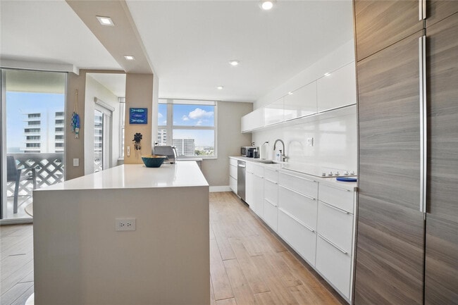 Building Photo - 1200 S Ocean Blvd