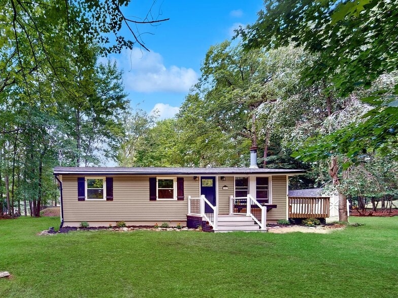 Building Photo - 107 Hickory Rd