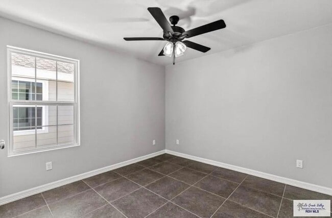 Building Photo - 2128 Norfolk Dr